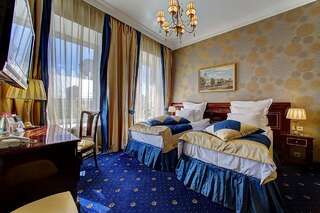 Гостиница Золотой треугольник Санкт-Петербург Двухместный номер Делюкс с 1 кроватью или 2 отдельными кроватями-5