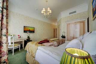 Гостиница Золотой треугольник Санкт-Петербург Двухместный номер Делюкс с 1 кроватью или 2 отдельными кроватями-17