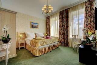 Гостиница Золотой Треугольник Санкт-Петербург Делюкс-1