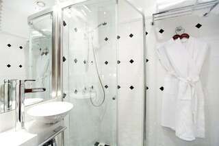 Гостиница Золотой Треугольник Санкт-Петербург Стандартный двухместный номер с 1 кроватью-4